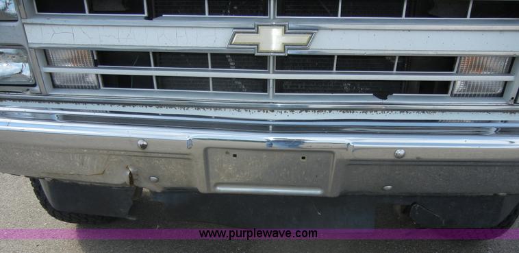 image for item D9716 1987 Chevrolet Silverado 10 pickup truck