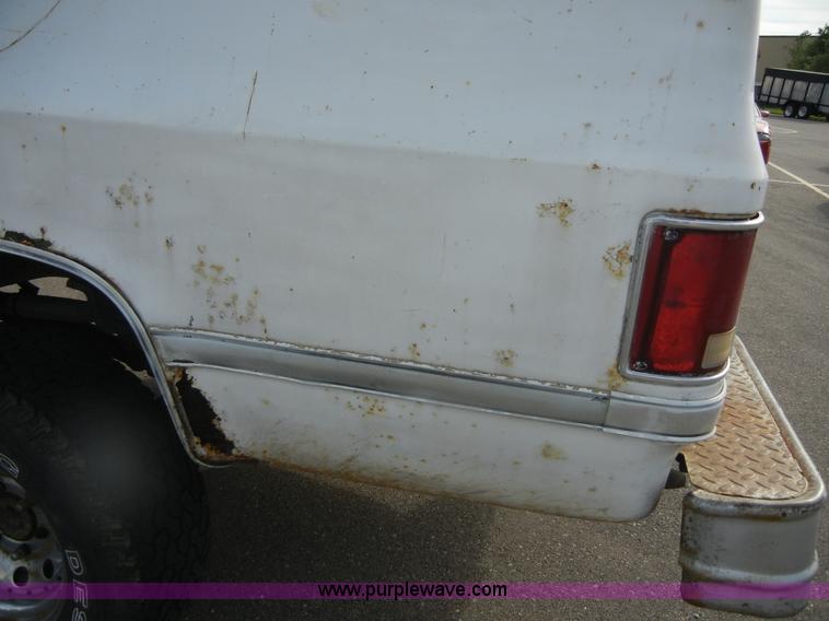 image for item D9716 1987 Chevrolet Silverado 10 pickup truck