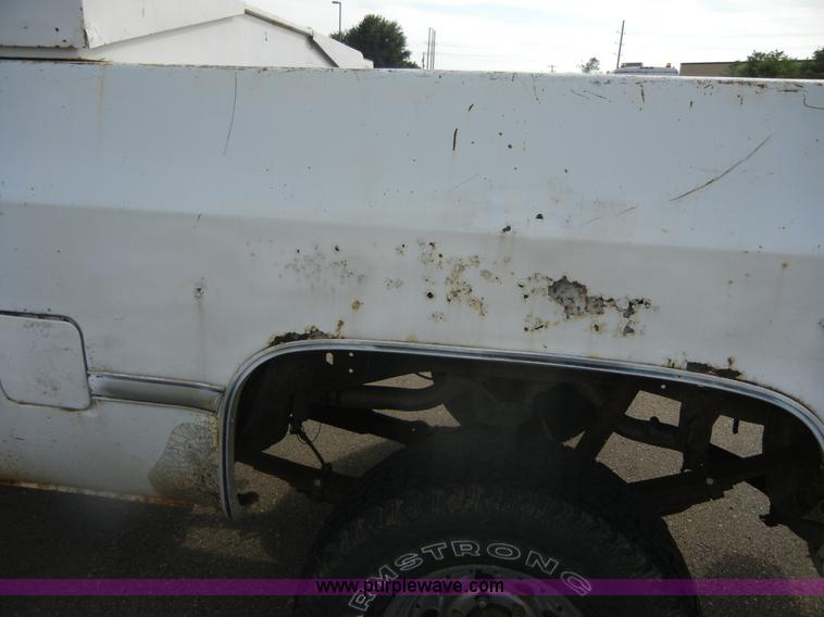 image for item D9716 1987 Chevrolet Silverado 10 pickup truck