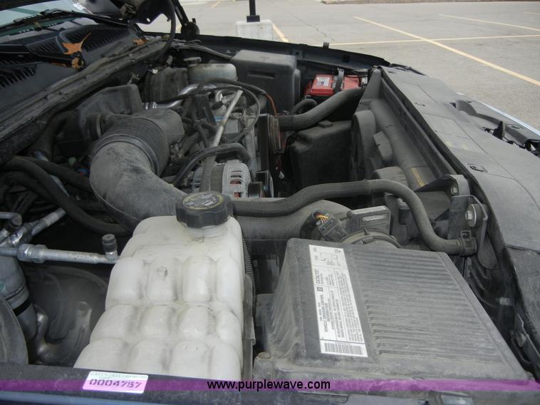 image for item D9720 2006 Chevrolet Silverado 1500 pickup truck