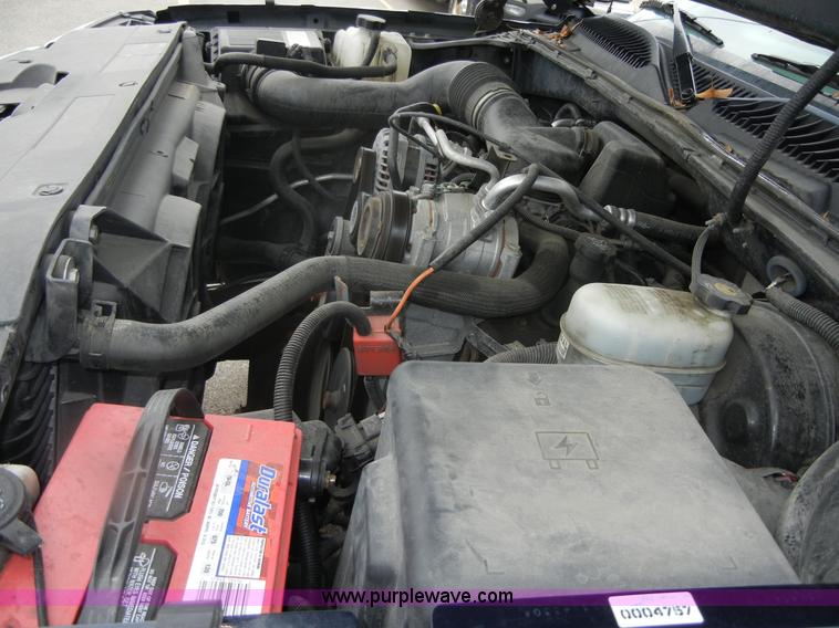 image for item D9720 2006 Chevrolet Silverado 1500 pickup truck