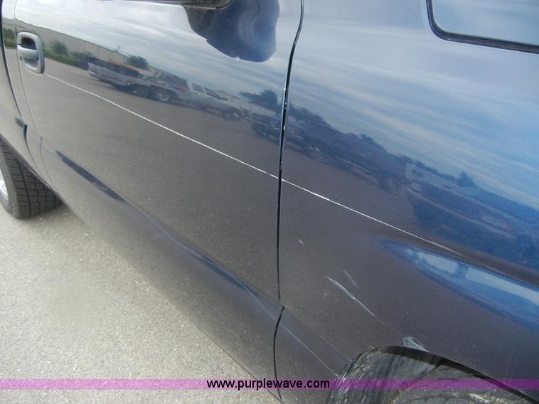 image for item D9720 2006 Chevrolet Silverado 1500 pickup truck