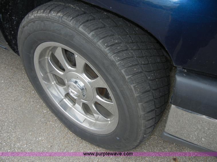 image for item D9720 2006 Chevrolet Silverado 1500 pickup truck