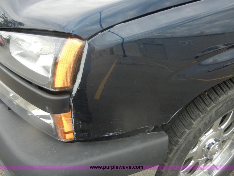 image for item D9720 2006 Chevrolet Silverado 1500 pickup truck