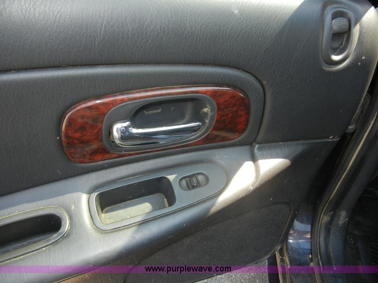 image for item D9794 2003 Chrysler Concorde LXi