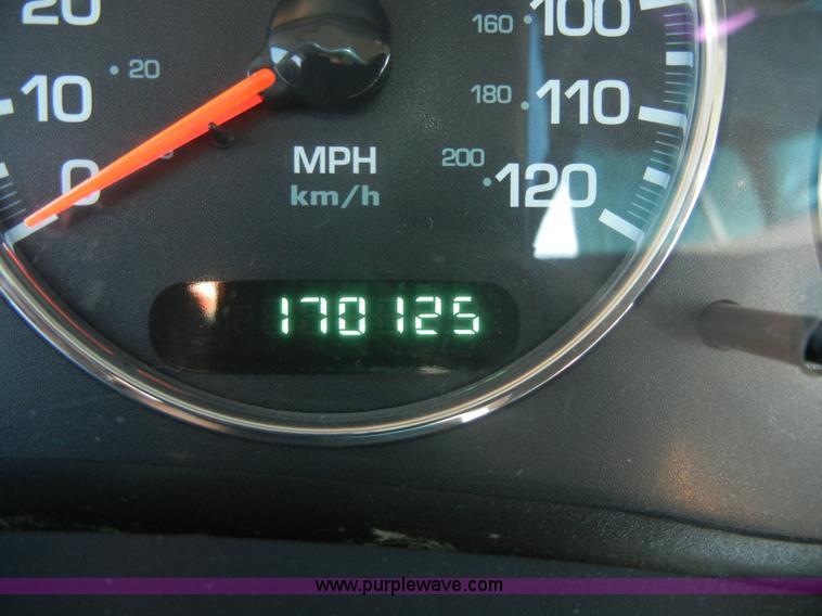 image for item D9794 2003 Chrysler Concorde LXi