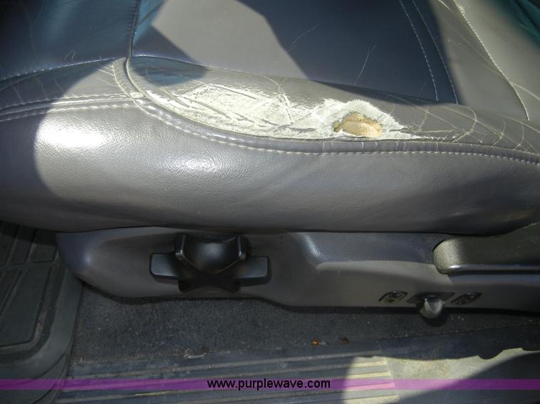 image for item D9795 2000 Ford Explorer XLT SUV