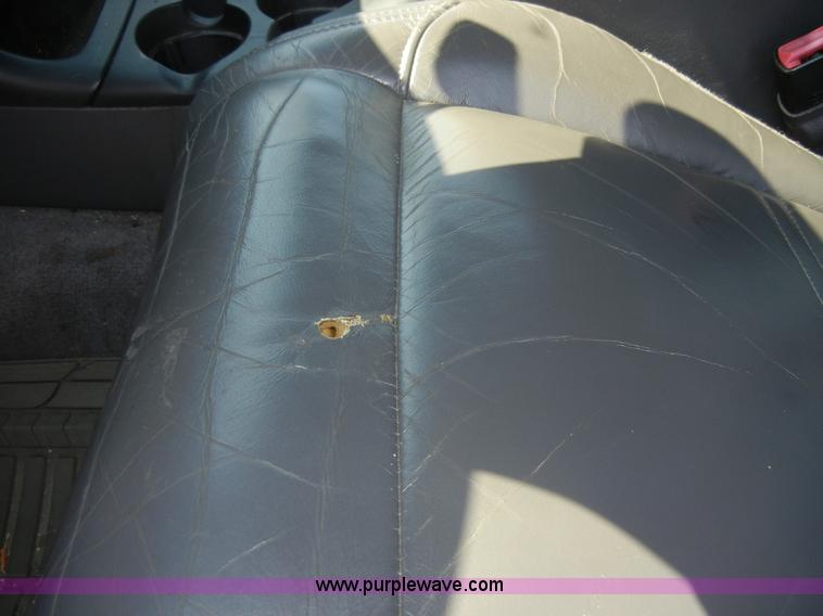 image for item D9795 2000 Ford Explorer XLT SUV