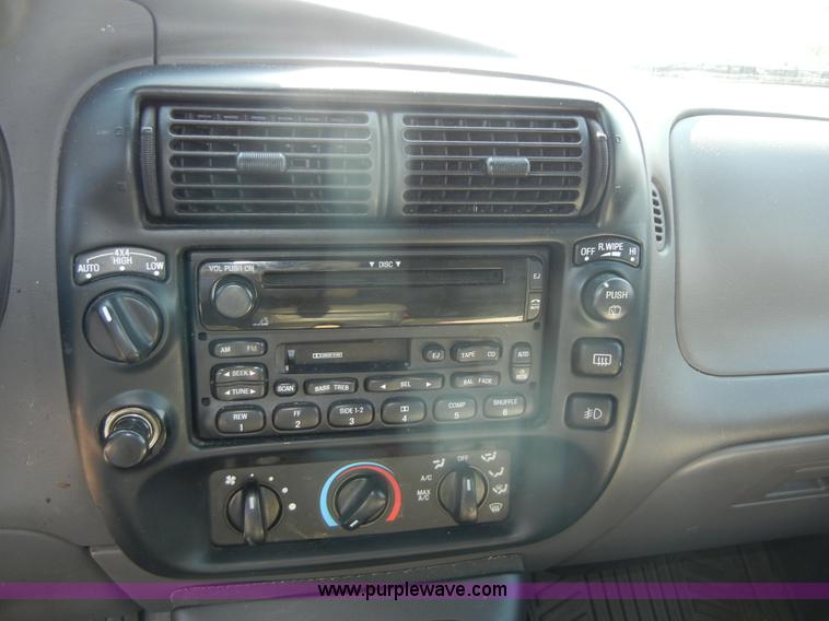 image for item D9795 2000 Ford Explorer XLT SUV