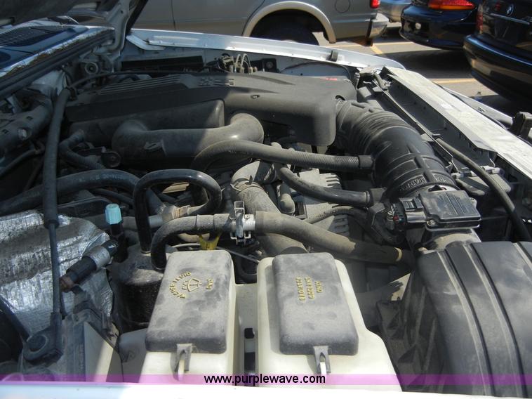 image for item D9795 2000 Ford Explorer XLT SUV