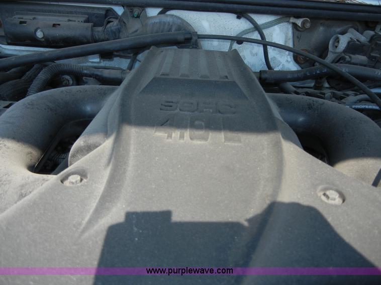 image for item D9795 2000 Ford Explorer XLT SUV