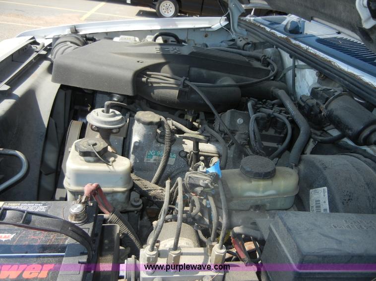 image for item D9795 2000 Ford Explorer XLT SUV