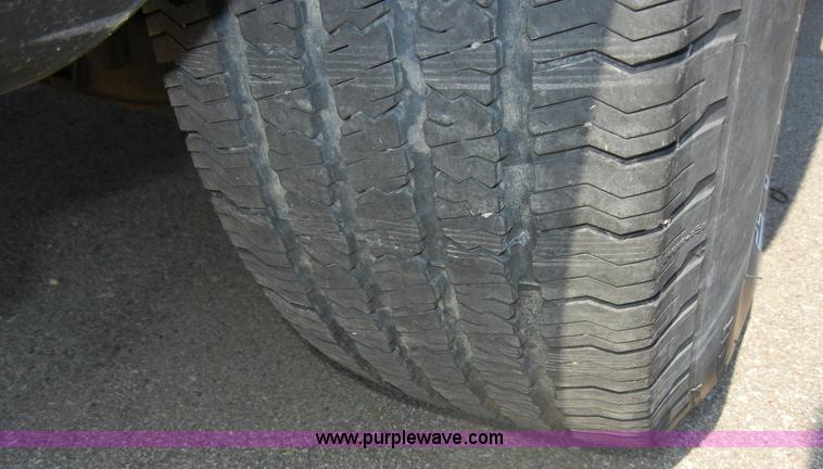 image for item D9795 2000 Ford Explorer XLT SUV