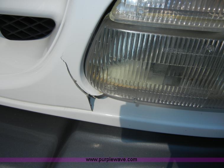 image for item D9795 2000 Ford Explorer XLT SUV