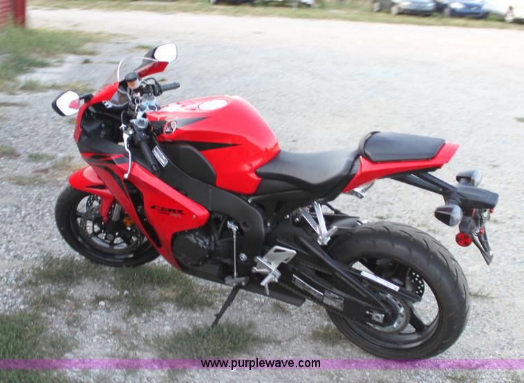 image for item F9847 2008 Honda CBR1000RR motorcycle