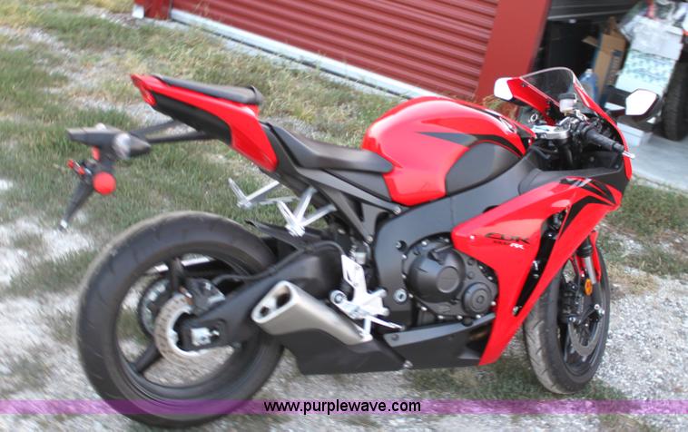 image for item F9847 2008 Honda CBR1000RR motorcycle