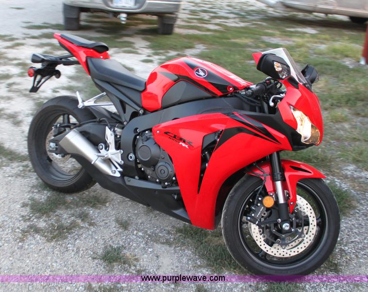 image for item F9847 2008 Honda CBR1000RR motorcycle