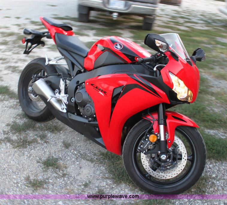 image for item F9847 2008 Honda CBR1000RR motorcycle
