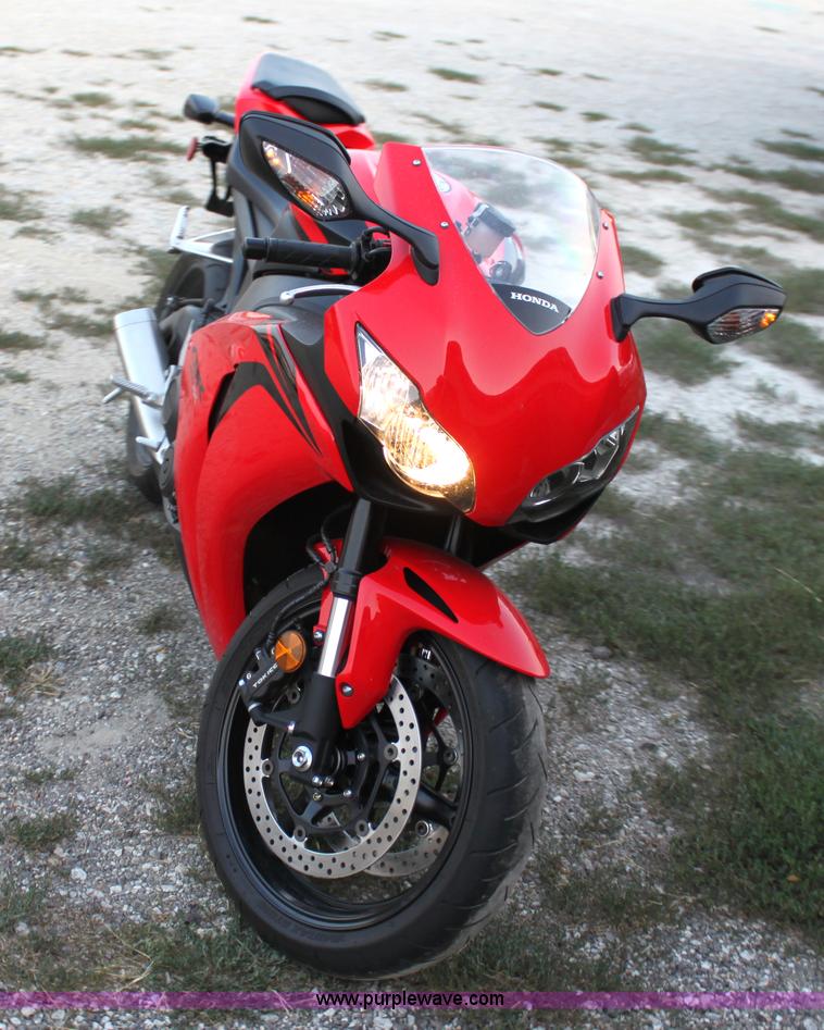 image for item F9847 2008 Honda CBR1000RR motorcycle
