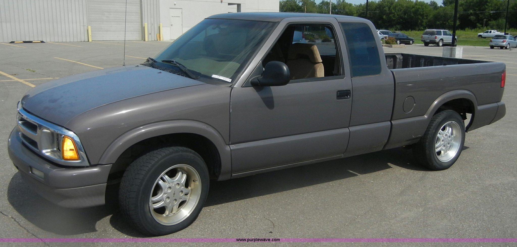 1997 Chevrolet S10 LS extended cab pickup truck in Manhattan, KS Item