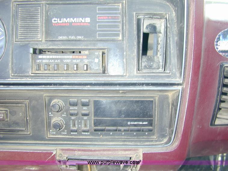 image for item A1186 1989 Dodge Ram D350 pickup truck