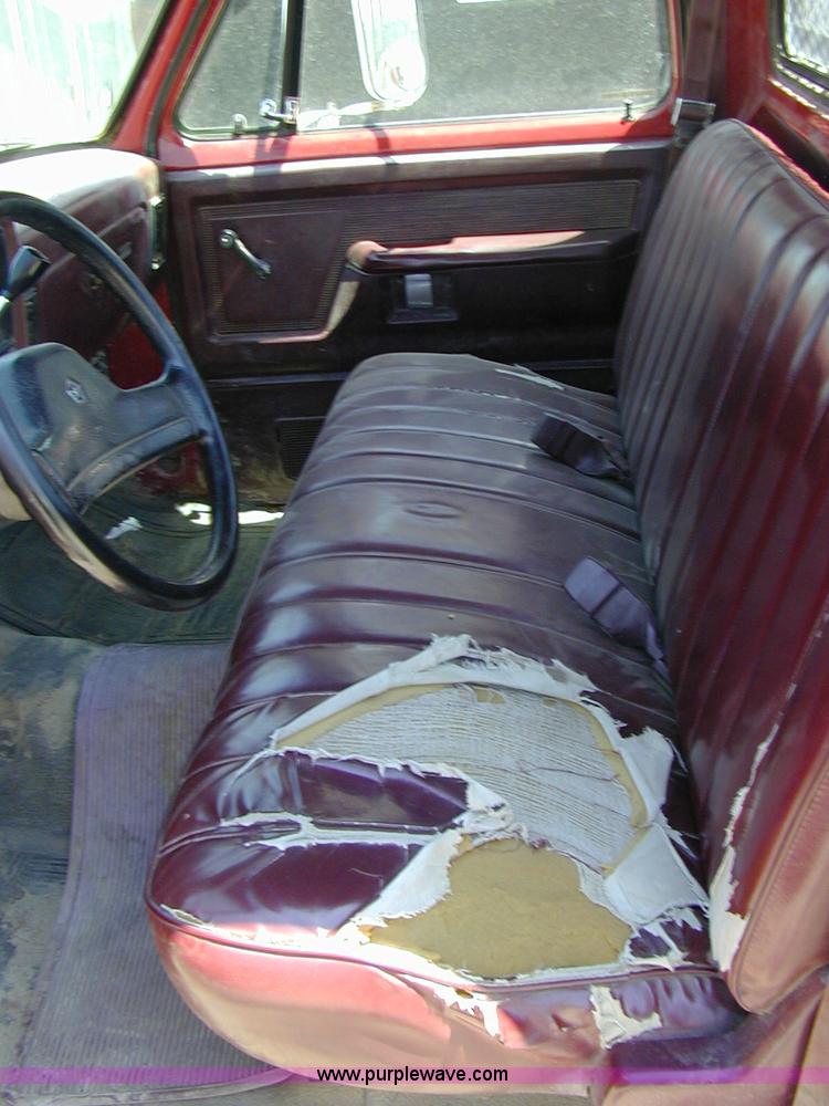 image for item A1186 1989 Dodge Ram D350 pickup truck