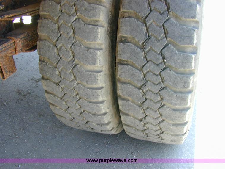 image for item A1186 1989 Dodge Ram D350 pickup truck