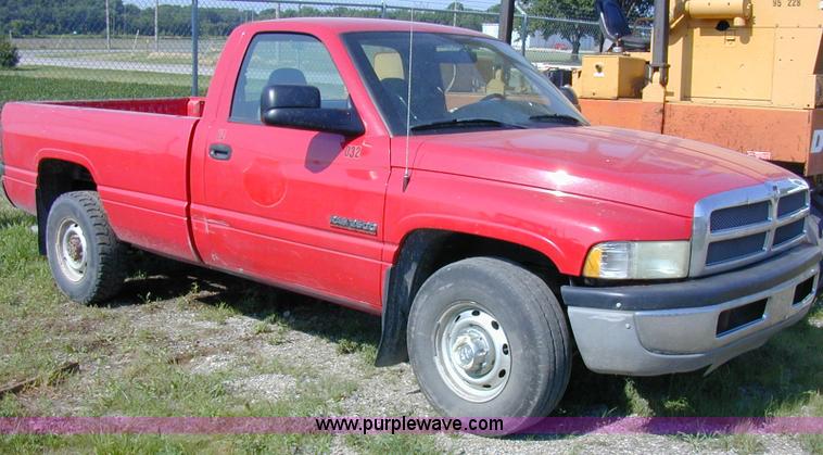 image for item A1187 2002 Dodge Ram 2500 pickup truck