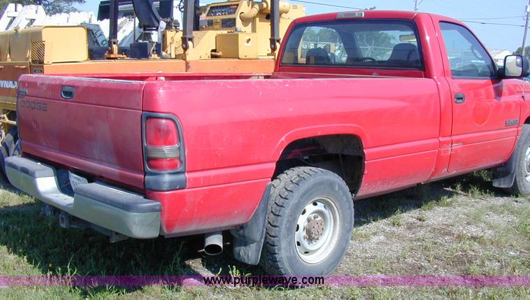 image for item A1187 2002 Dodge Ram 2500 pickup truck