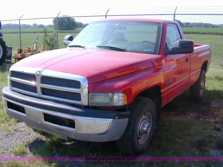 image for item A1187 2002 Dodge Ram 2500 pickup truck