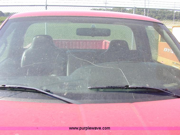 image for item A1187 2002 Dodge Ram 2500 pickup truck