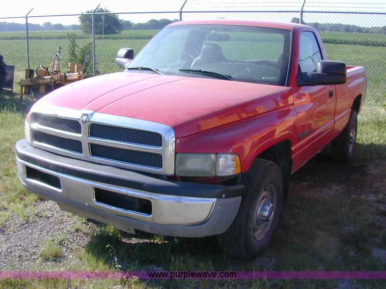 image for item A1187 2002 Dodge Ram 2500 pickup truck