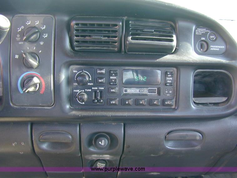 image for item A1187 2002 Dodge Ram 2500 pickup truck