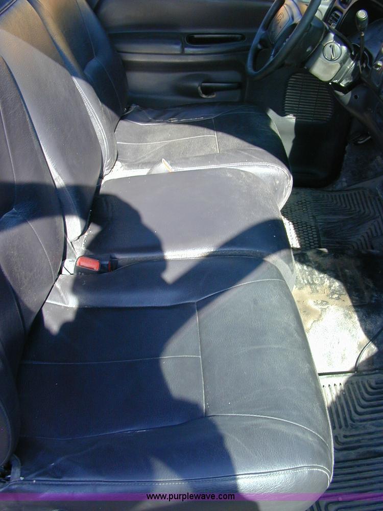 image for item A1187 2002 Dodge Ram 2500 pickup truck