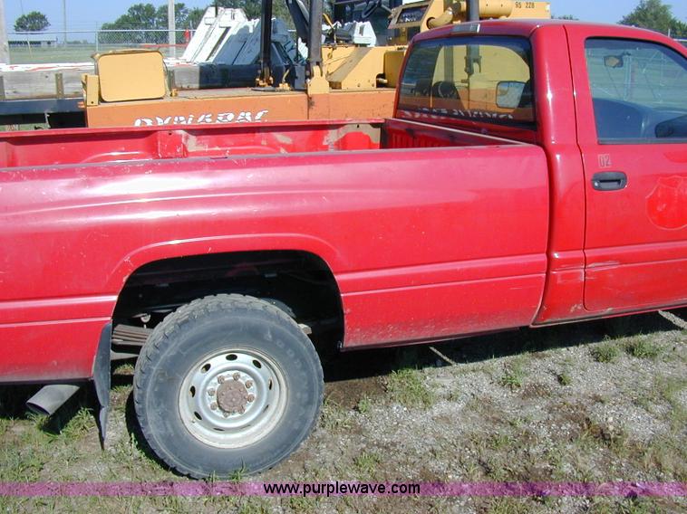 image for item A1187 2002 Dodge Ram 2500 pickup truck