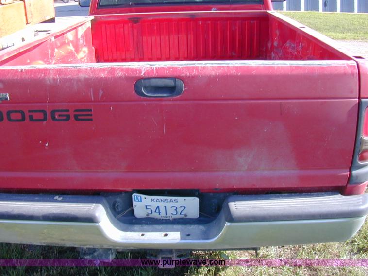image for item A1187 2002 Dodge Ram 2500 pickup truck
