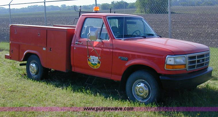 image for item A1191 1995 Ford F250 XL pickup truck
