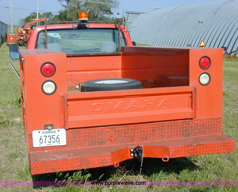 image for item A1191 1995 Ford F250 XL pickup truck