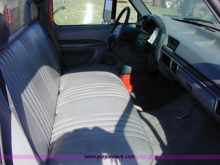 image for item A1191 1995 Ford F250 XL pickup truck