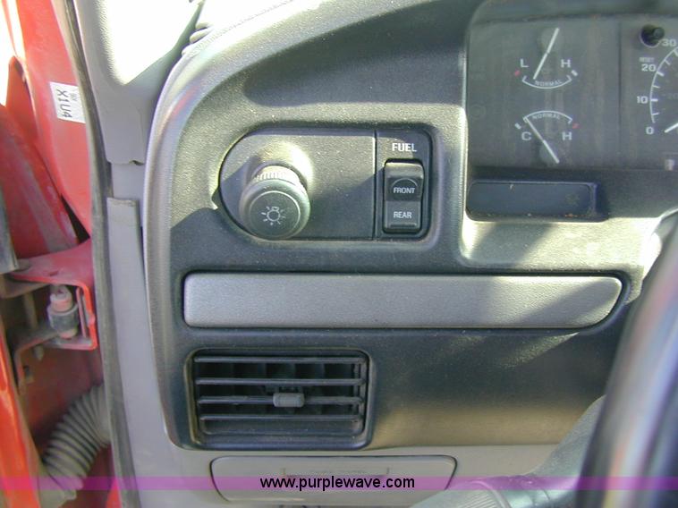 image for item A1191 1995 Ford F250 XL pickup truck