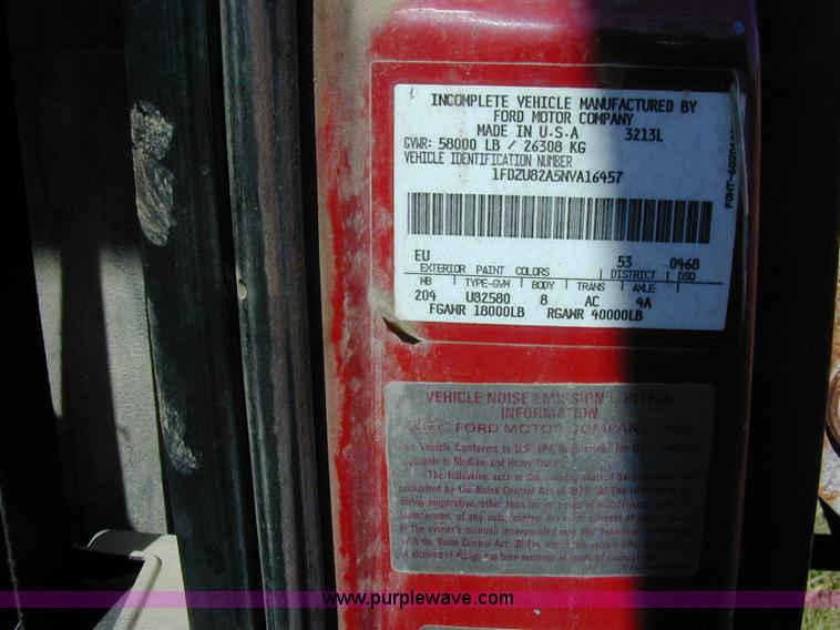 image for item A1221 1992 Ford LT8000 dump truck