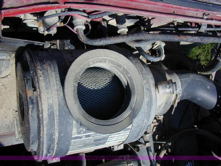 image for item A1221 1992 Ford LT8000 dump truck