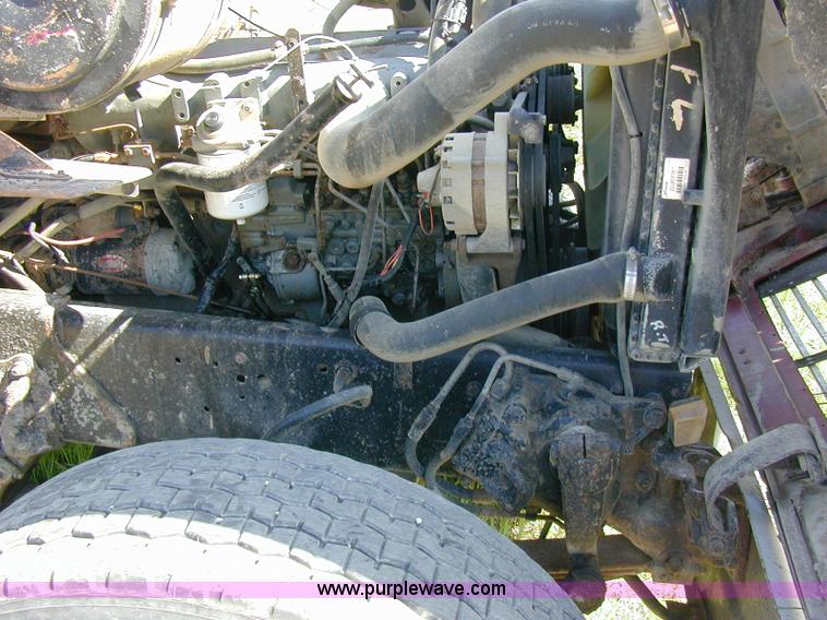 image for item A1221 1992 Ford LT8000 dump truck