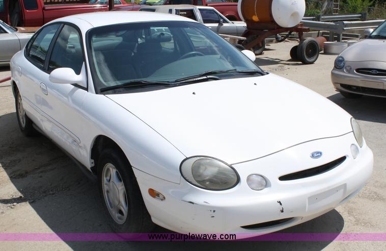 image for item A2222 1997 Ford Taurus GL