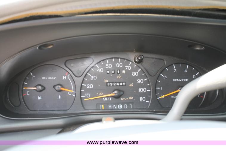 image for item A2222 1997 Ford Taurus GL