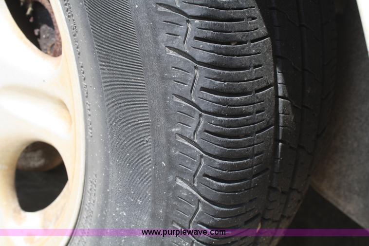 image for item A2222 1997 Ford Taurus GL