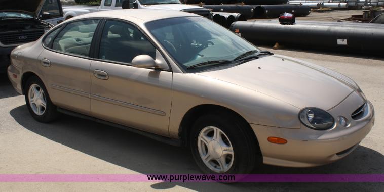 image for item A2224 1999 Ford Taurus SE