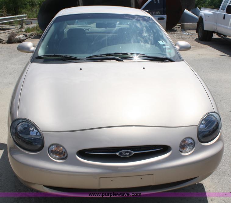 image for item A2224 1999 Ford Taurus SE