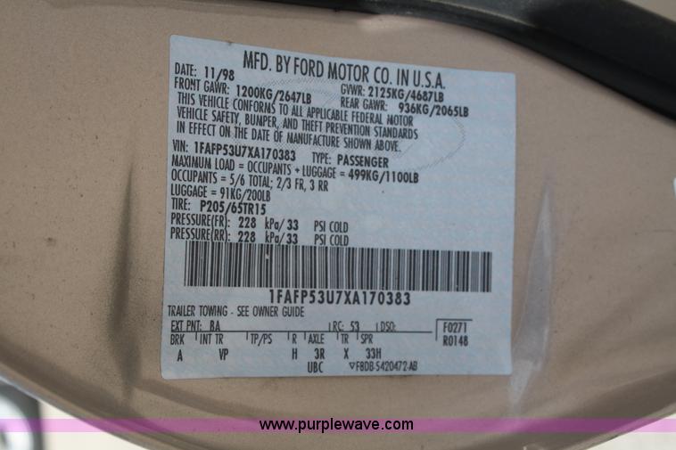 image for item A2224 1999 Ford Taurus SE