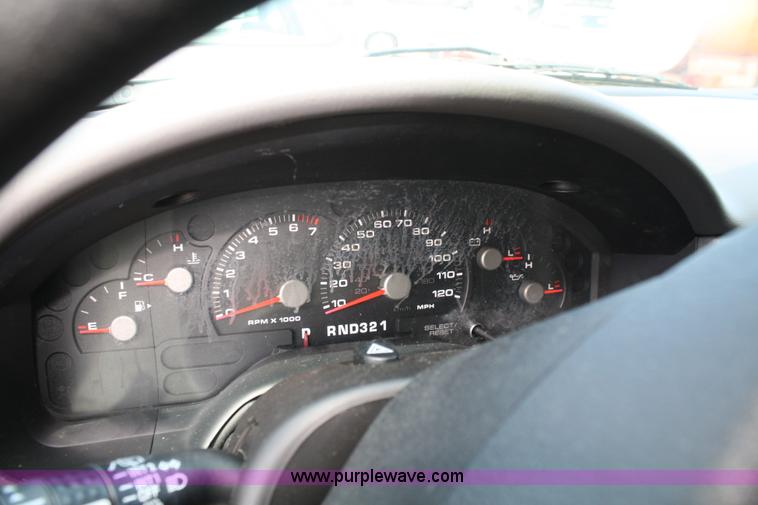 image for item A2225 2004 Ford Explorer XLS SUV